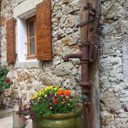 Bed & Breakfast Mas De Bourlenc *